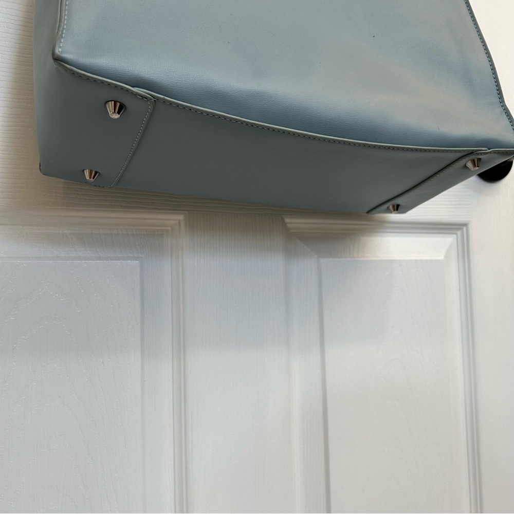 Chic Blue Two-Tone Tote Bag - Picture 15 of 16